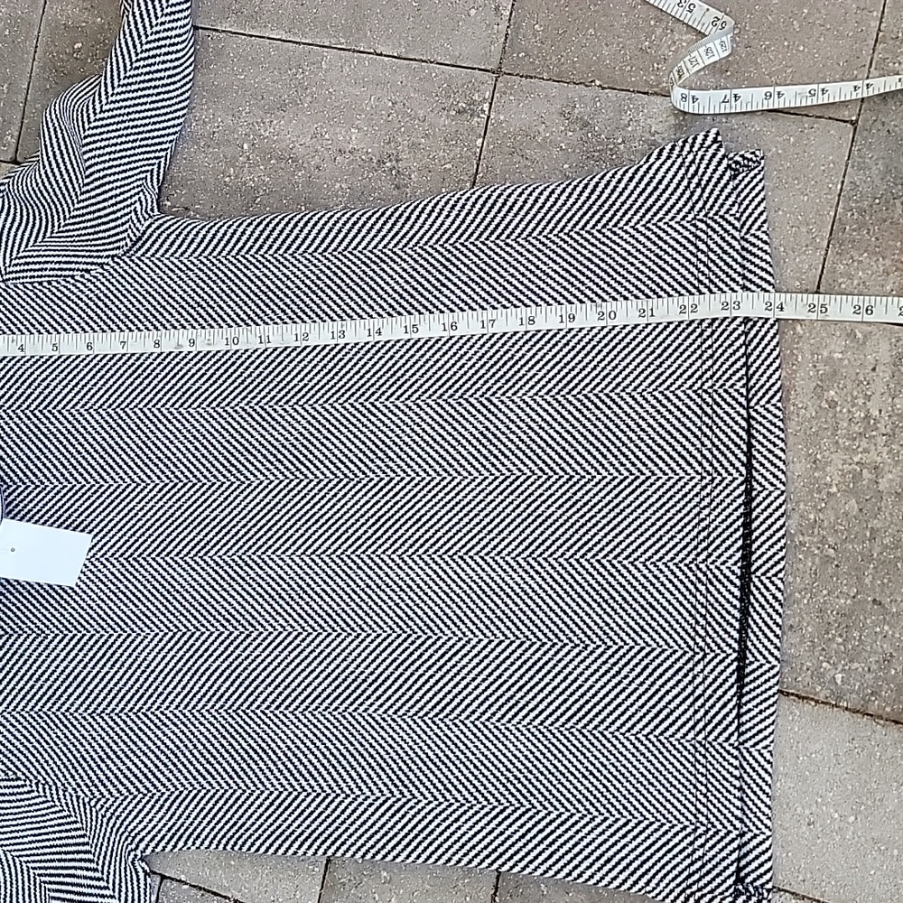 J. Crew Herringbone Turtleneck Fleece Lined Pullover Sz XS Fall 2024 - Picture 9 of 9